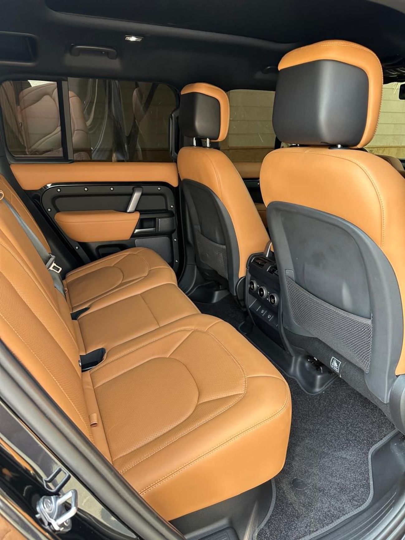 لاند روفر ديفندر 110 X P525 5.0L