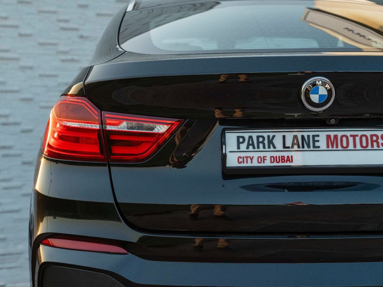 BMW X4 AED 1,573 PM • X4 XDRIVE 28i M-KIT • FULL OFFICIAL BMW SERVICE HISTORY • 2.0L TURBOCHARGED