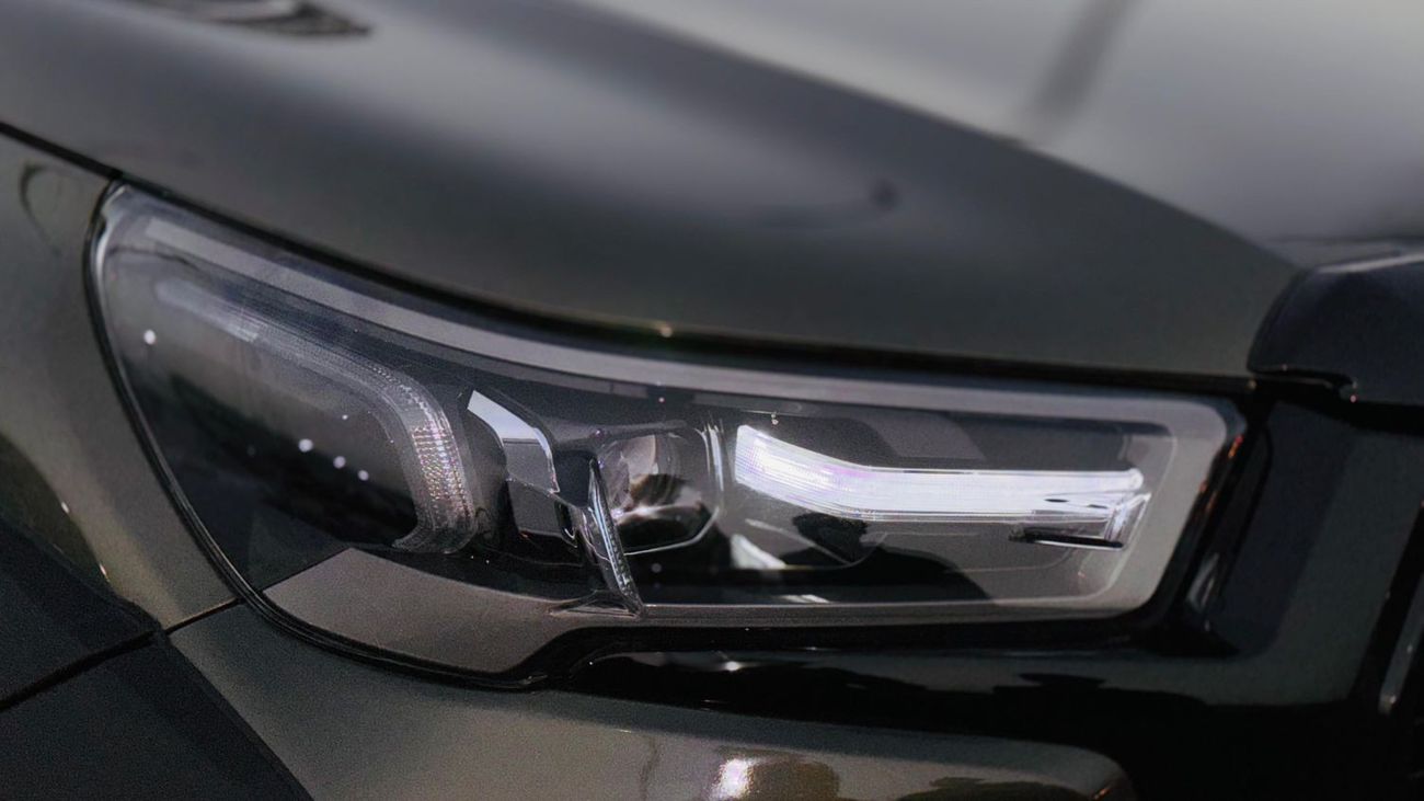 Toyota Hilux GR SPORT KIT INSTALLED | ROOF MOUNTED LED LIGHTS | LATEST SPORTS BAR | 2.8L DIESEL | RHD | ELECTRIC