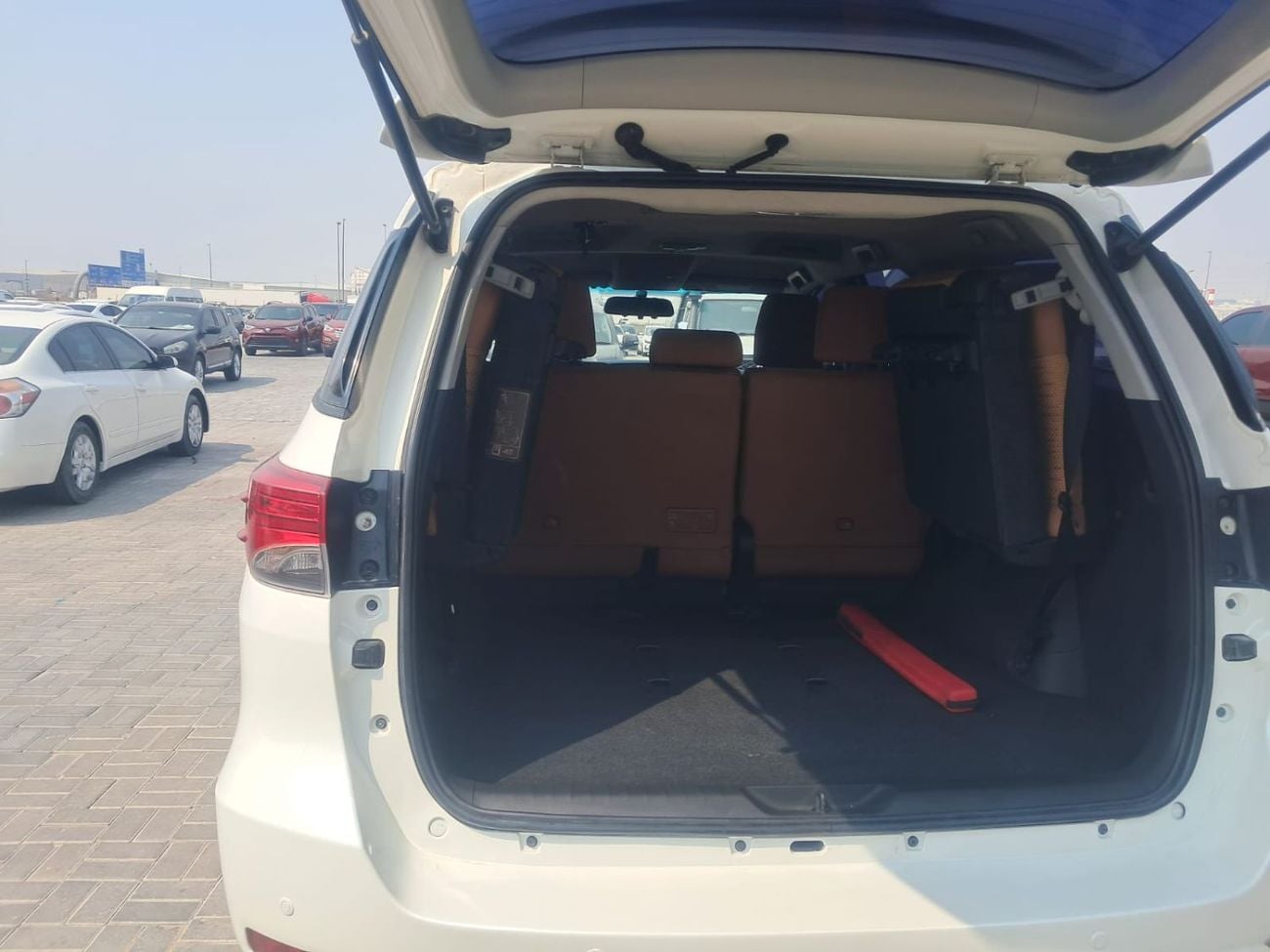 Toyota Fortuner EXR 2.7L v4 petrol Engine Colour White Transmission Automatic  7seats power steering power window contro