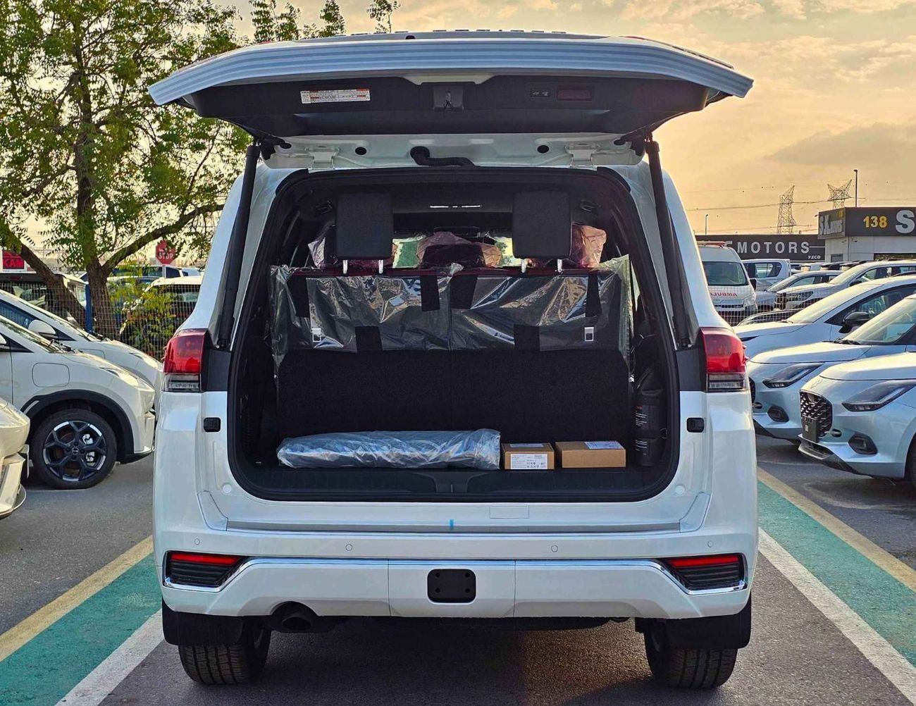 تويوتا لاند كروزر VXR TWIN TURBO / 3.5L PETROL V6 4WD / RADAR / 12.3" DVD+JBL / HEADUP DISPLAY (CODE#VXR31H)