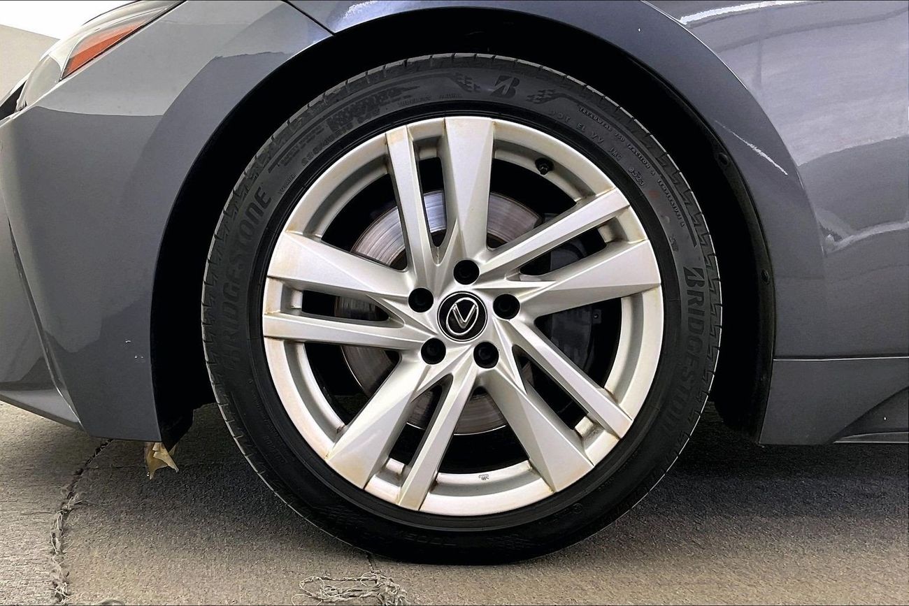 Lexus IS300 Premier | Guaranteed Warranty | 0 Down Payment