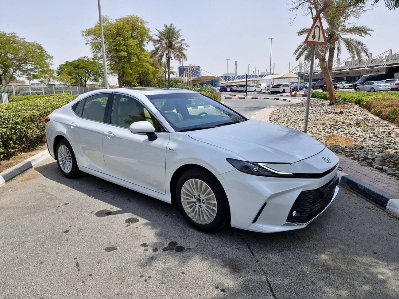تويوتا كامري 2025 TOYOTA CAMRY HEV LE 2.5L BASIC GCC BRAND NEW 0KM