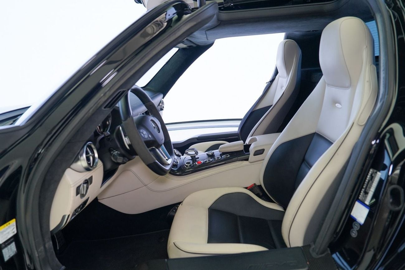 مرسيدس بنز SLS AMG Std 6.2L