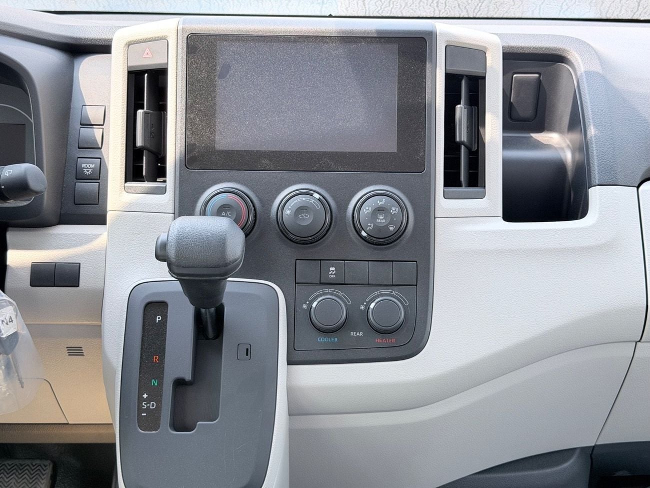 Toyota Hiace GL Toyota Hiace: Fuel type: petrol; Engine capacity: 3.5; Passenger capacity: 11 people