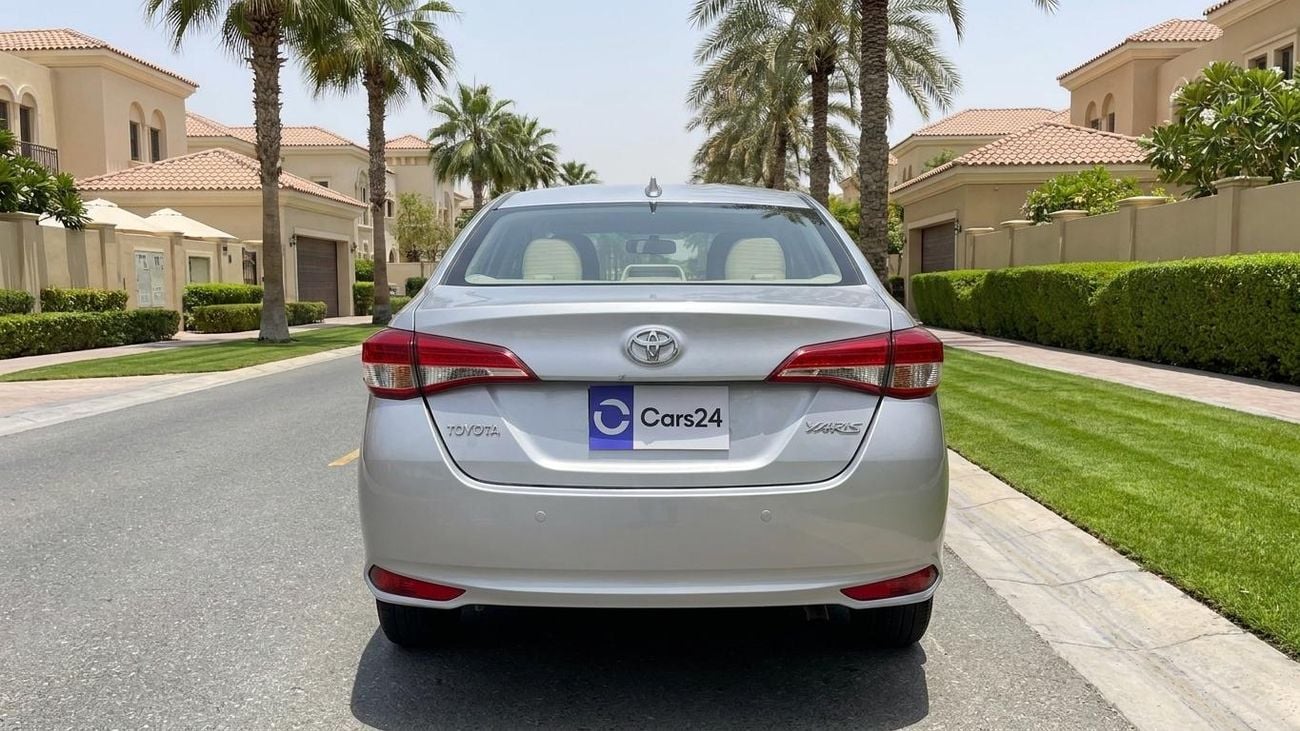 Toyota Yaris SE — фото 4