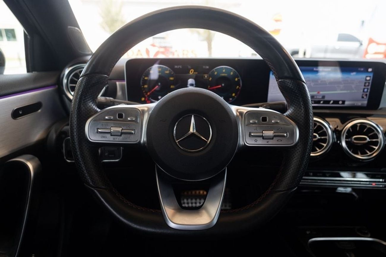 مرسيدس بنز A 250 Std 2.0L (224 HP)