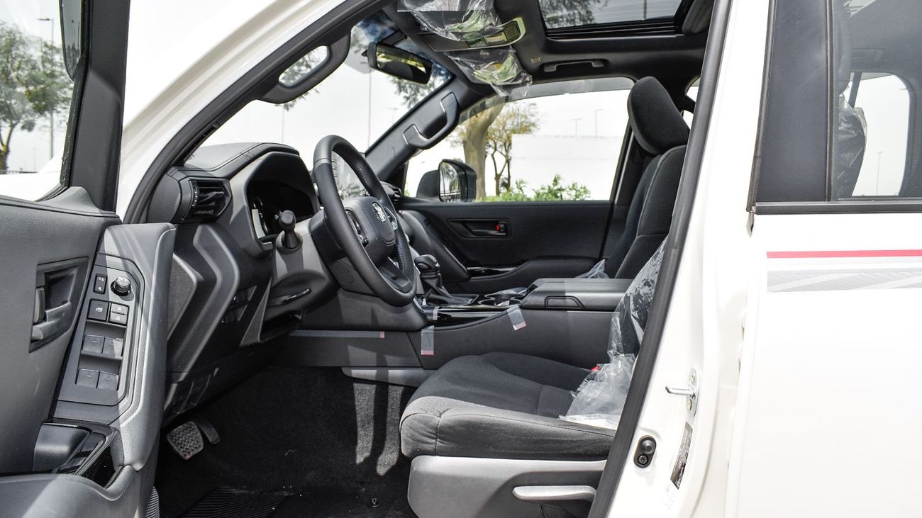 تويوتا لاند كروزر ECT0074 - Toyota Land Cruiser 300 GXR - 4.0L Petrol - White/Black
