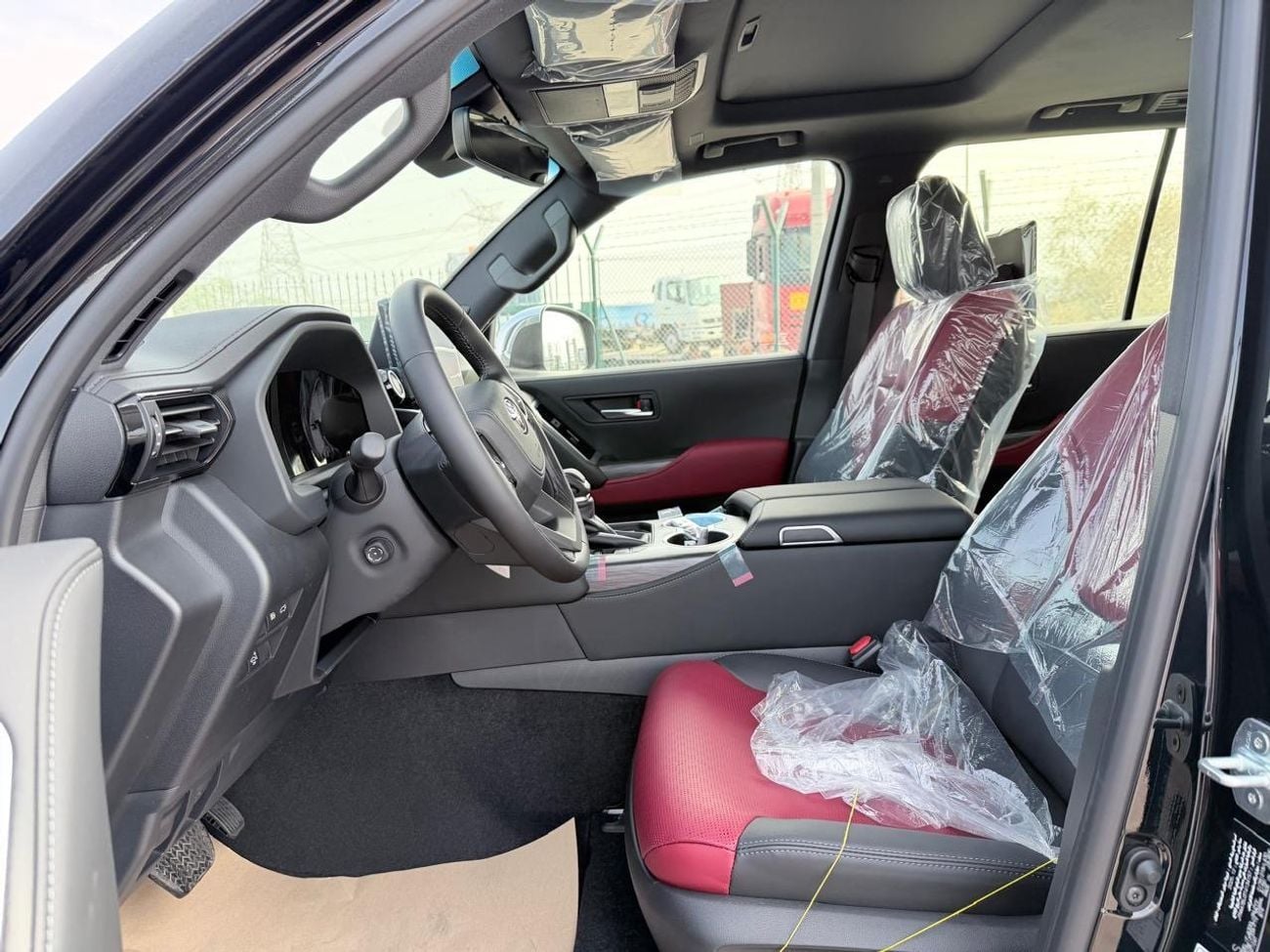 تويوتا لاند كروزر TOYOTA LAND CRUISER VXR 3.5 TT PETROL BLACK/BLACK-RED