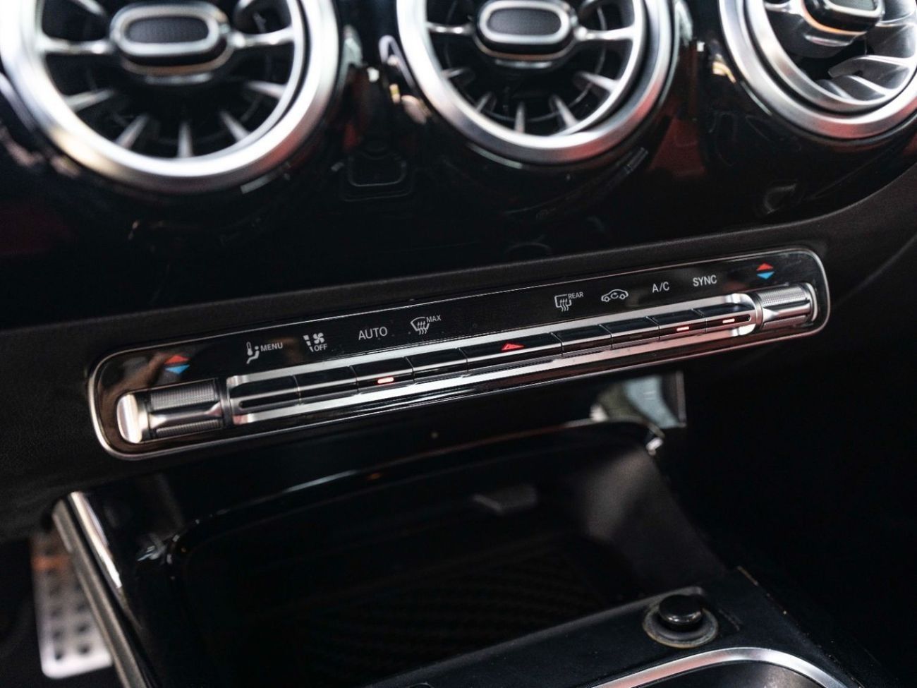 Mercedes-Benz CLA 250 Std 2.0L (221 HP)