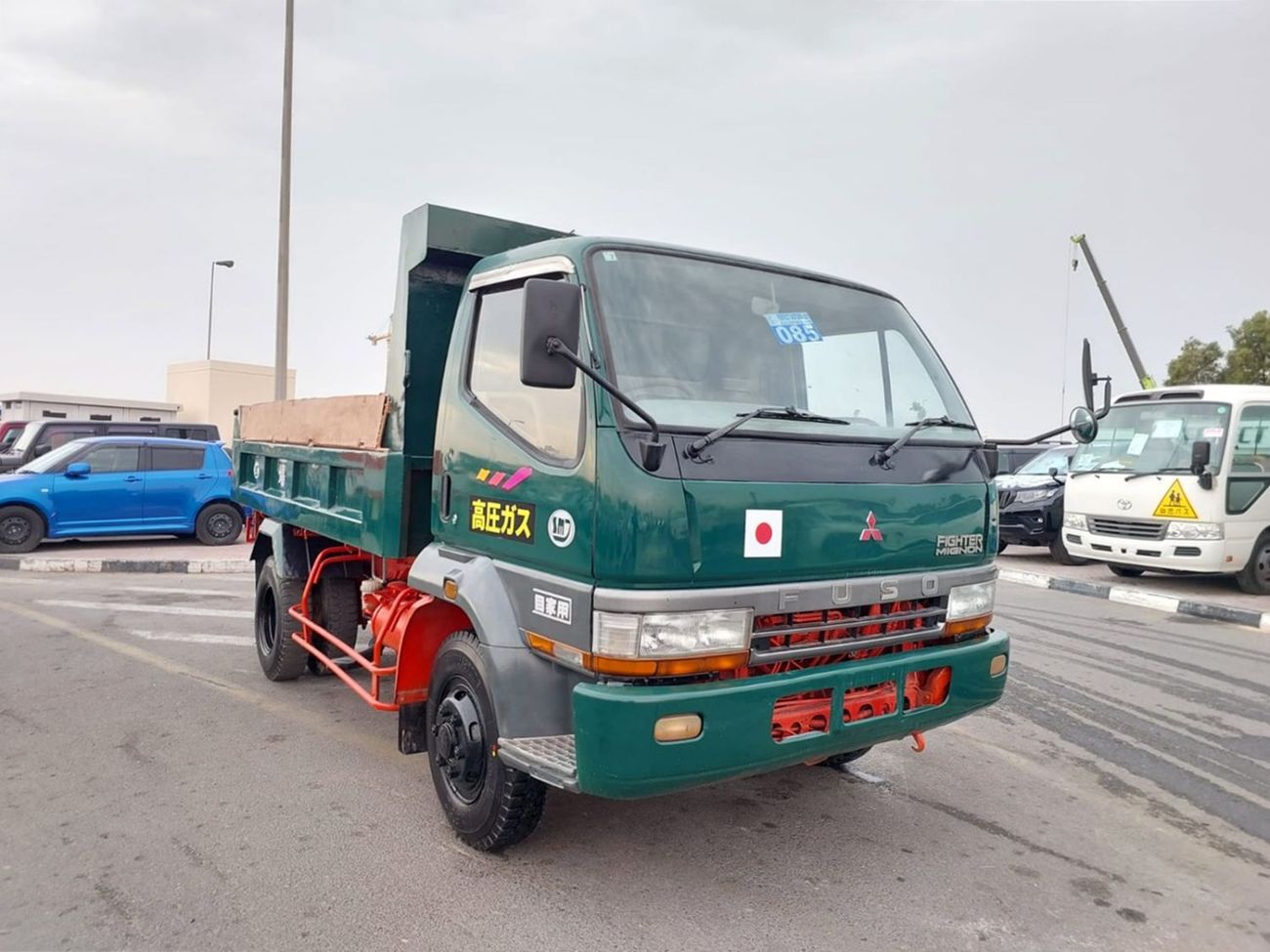Mitsubishi Fighter (RAMADAN OFFER) MITSIBISHI FIGHTER MIGNON TRUCK RHD 1995 MODEL 8.2 L DIESEL MANUAL(PM01085)