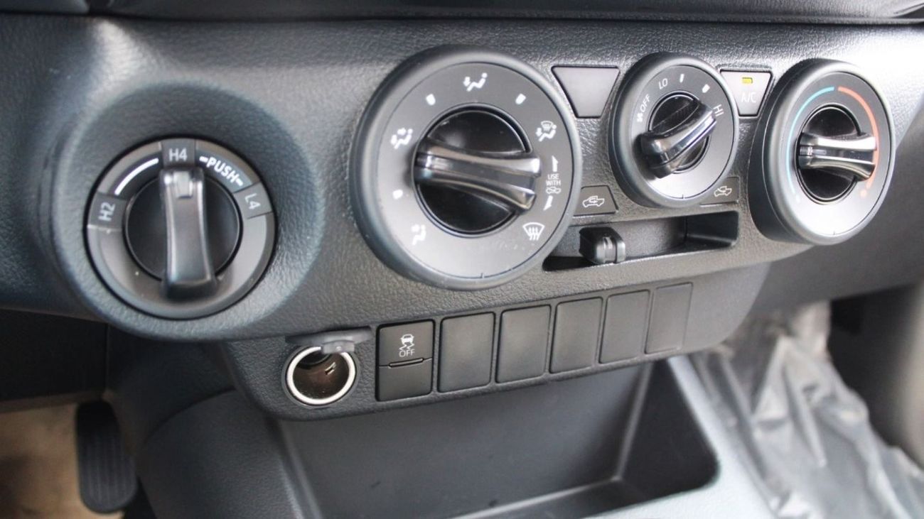 Toyota Hilux HILUX 2.7L MANUAL