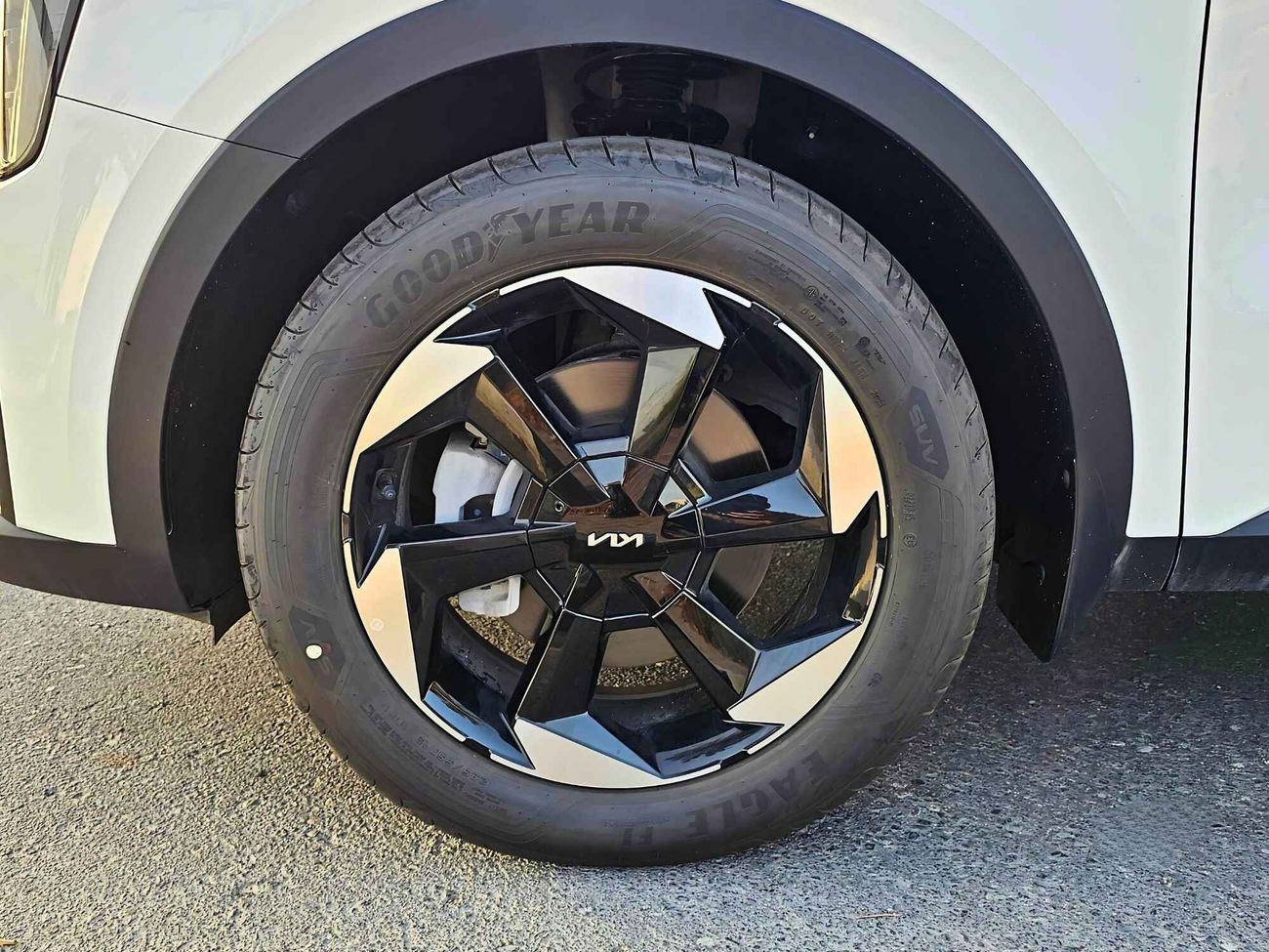 Kia Sorento 2.5 Petrol, Driver Power Seat, Panoramic Roof, 4WD, Full Option (CODE# 68052)