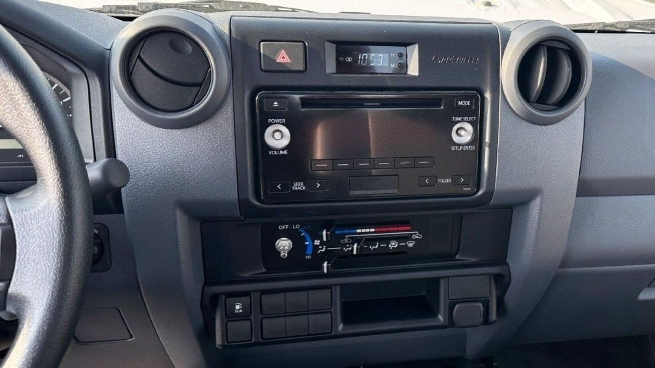 Toyota Land Cruiser Pick Up Toyota Land Cruiser Pickup 4.2L Diesel SC V4 2025