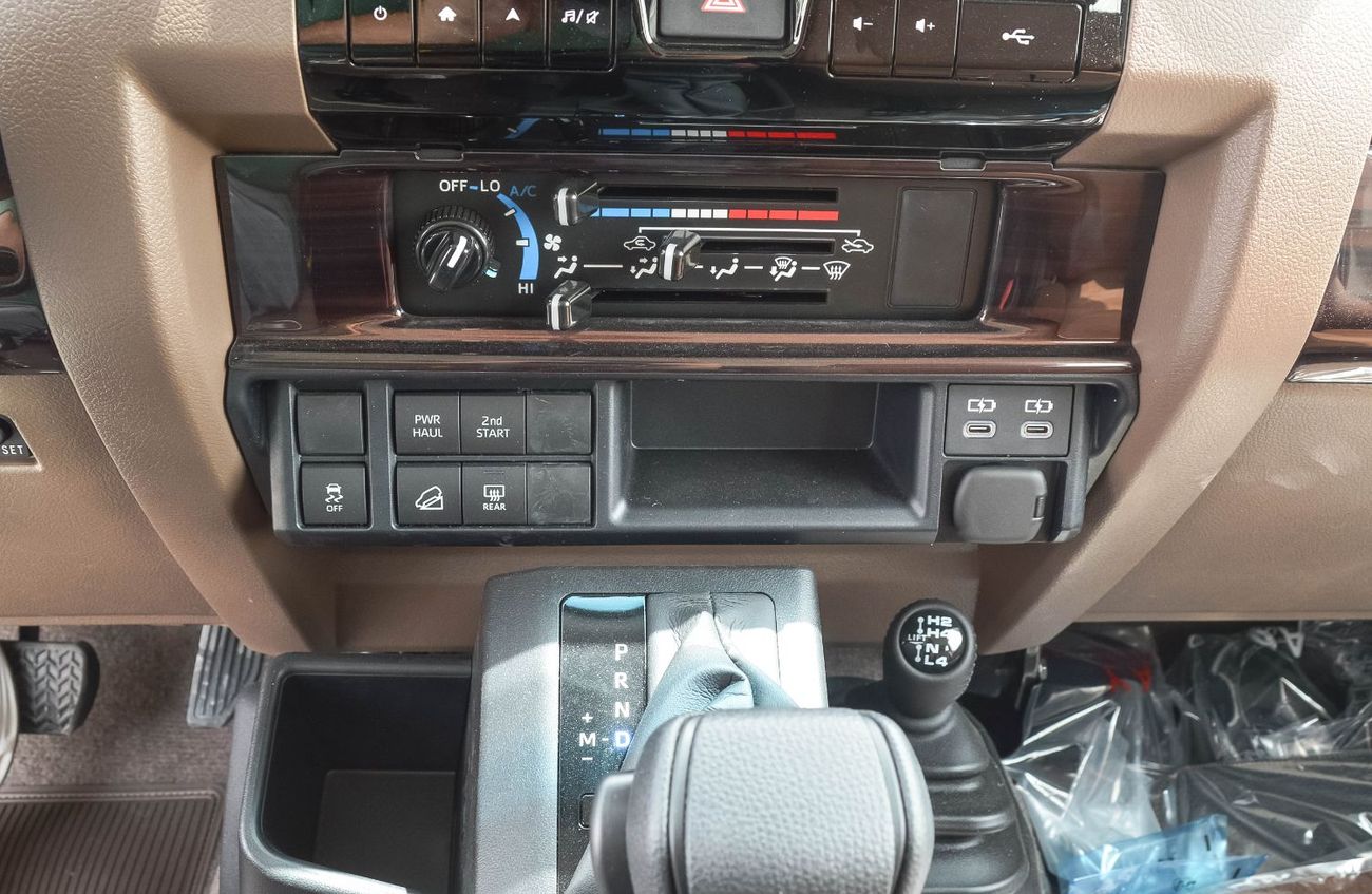 تويوتا لاند كروزر 70 TOYOTA LAND CRUISER 71 4.0L 4WD 3DOOR SUV 2025