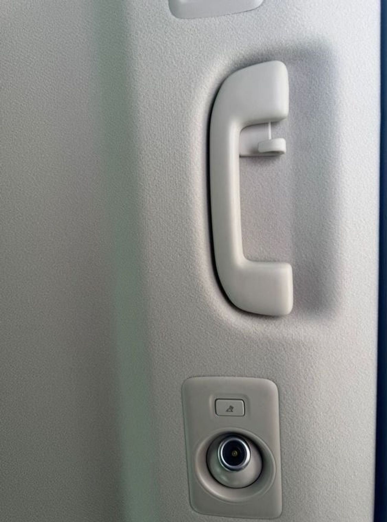 Toyota Granvia 3.5 L , Automatic ,7 seats  , med option