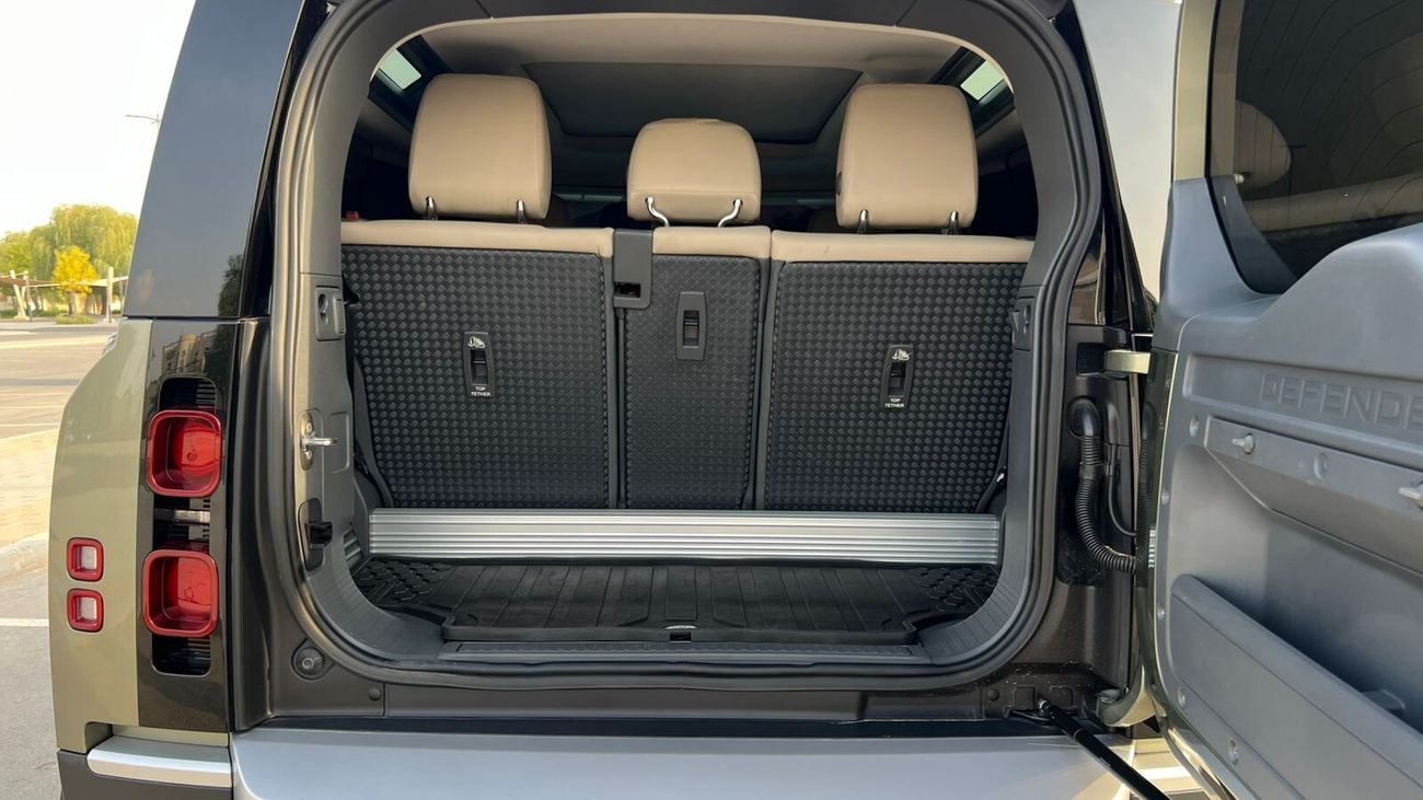 Land Rover Defender P300