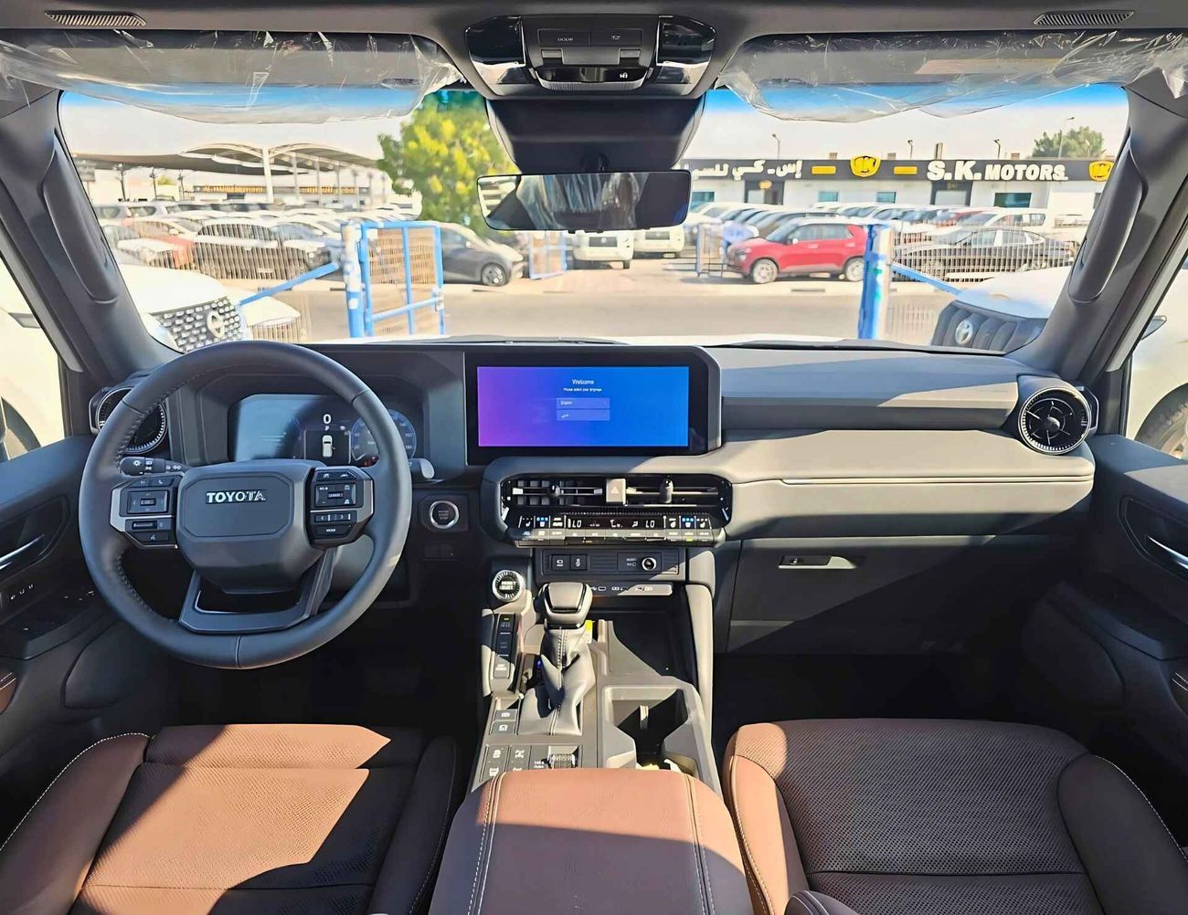 تويوتا برادو LUXURY, 2.8L V4 DIESEL, POWER SEAT WITH 360*CAM / HEADUP WITH SUNROOF (CODE # 68088)