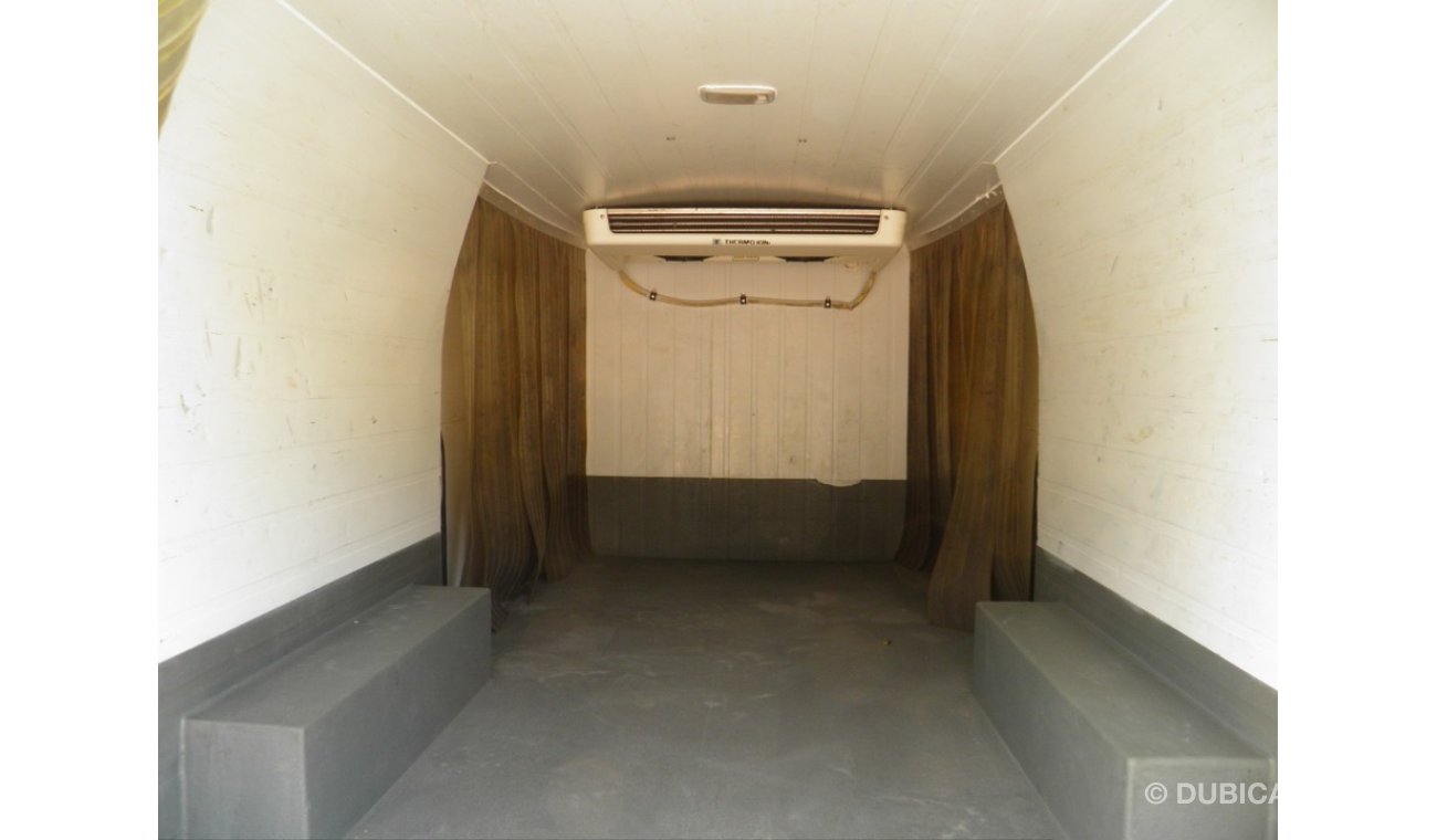 Toyota Hiace 2009 chiller Ref#683