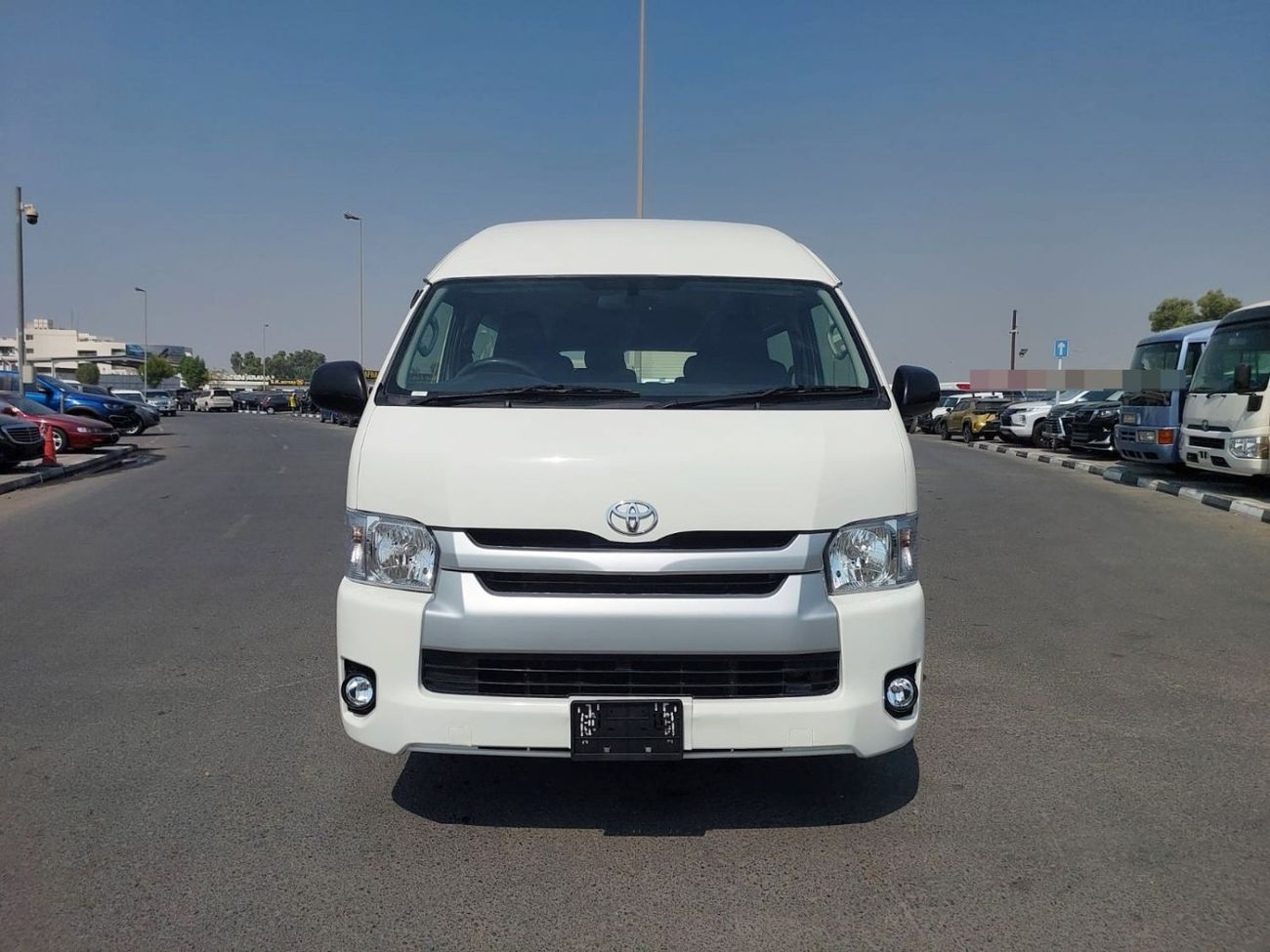 Toyota Hiace TOYOTA HIACE COMMUTER VAN RHD 2017 MODEL 2.7 L PETROL AUTOMATIC(PM77975)