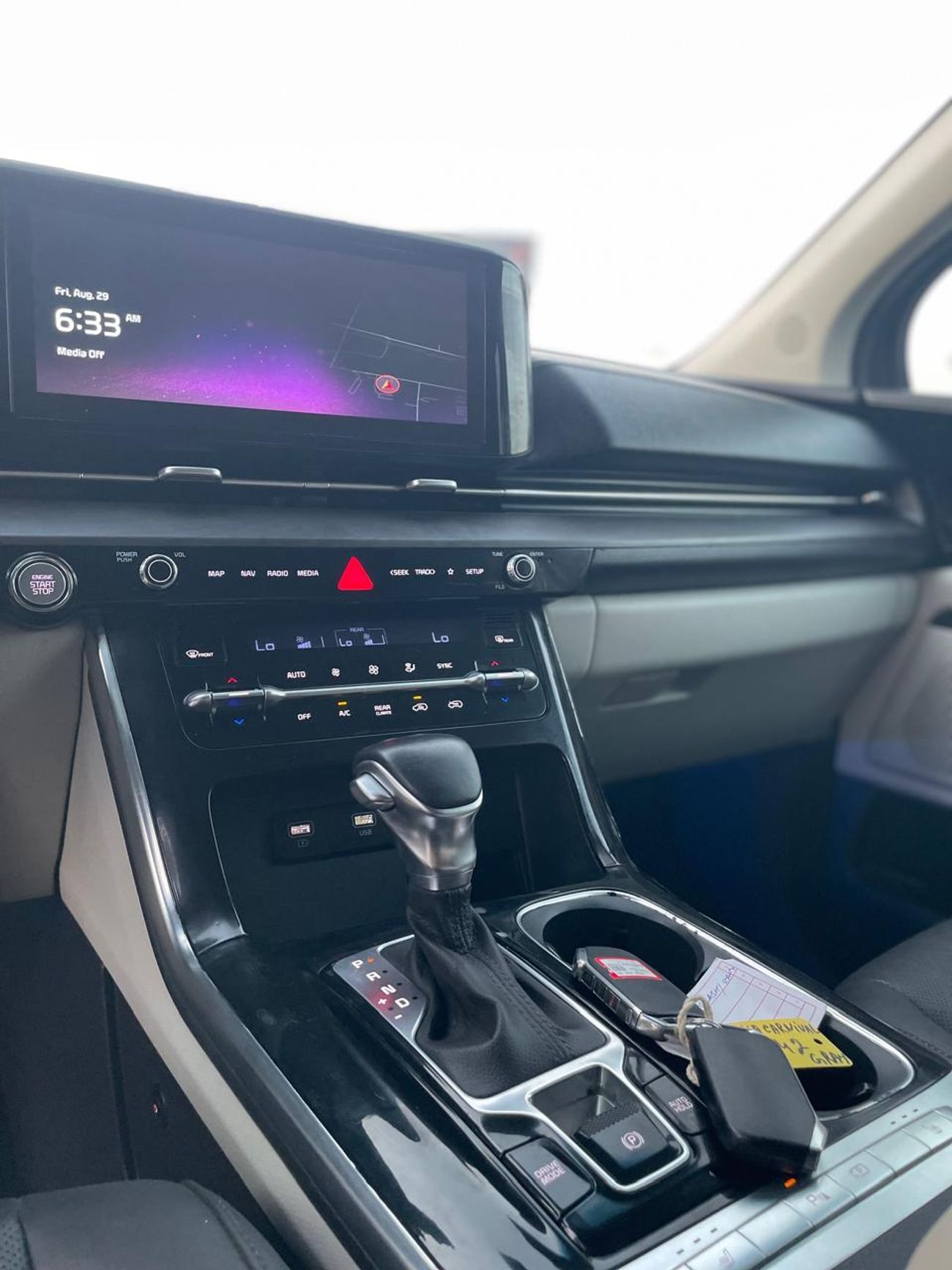 Kia Carnival 2022 EX 3.5L V6 - Full Option - 8 Seater - Front & Rear Radar Sensor - Trunk / Door Ful