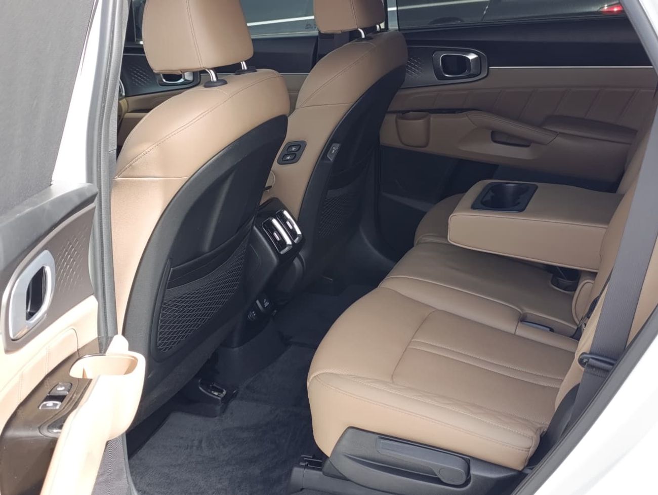 كيا سورينتو Base 2.4L AWD