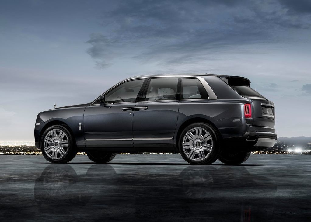 Rolls-Royce Cullinan exterior - Side Profile