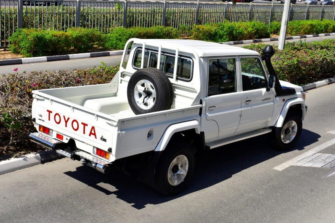 Toyota Land Cruiser Pick Up Double Cab LX Limited V8 4.5L Diesel Manual Transmission
