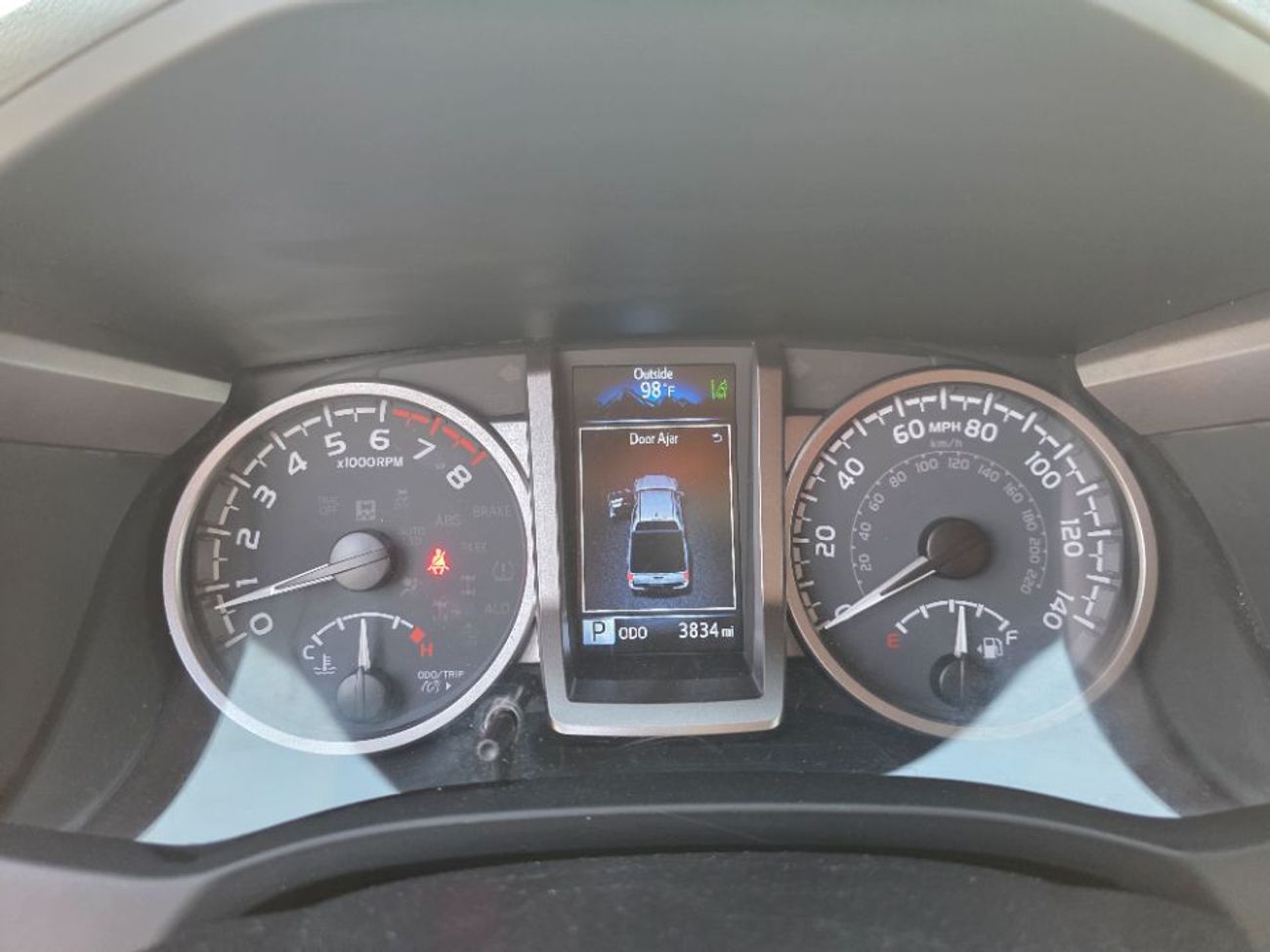 تويوتا تاكوما 2023 Model SR5 Push button, 4x4 and leather seats