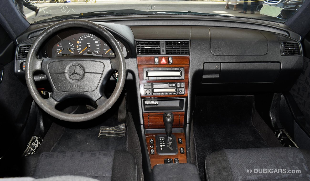 Mercedes-Benz C200