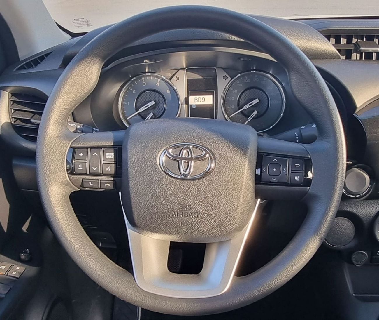 تويوتا هيلوكس TOYOTA HILUX 2.4L DIESEL M/T 4X2 MY 2026