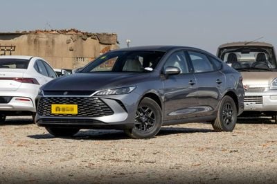 BYD QIN PLUS BYD QIN PLUS  DM - i 1.5L Plug-in Hybrid 55km Leading