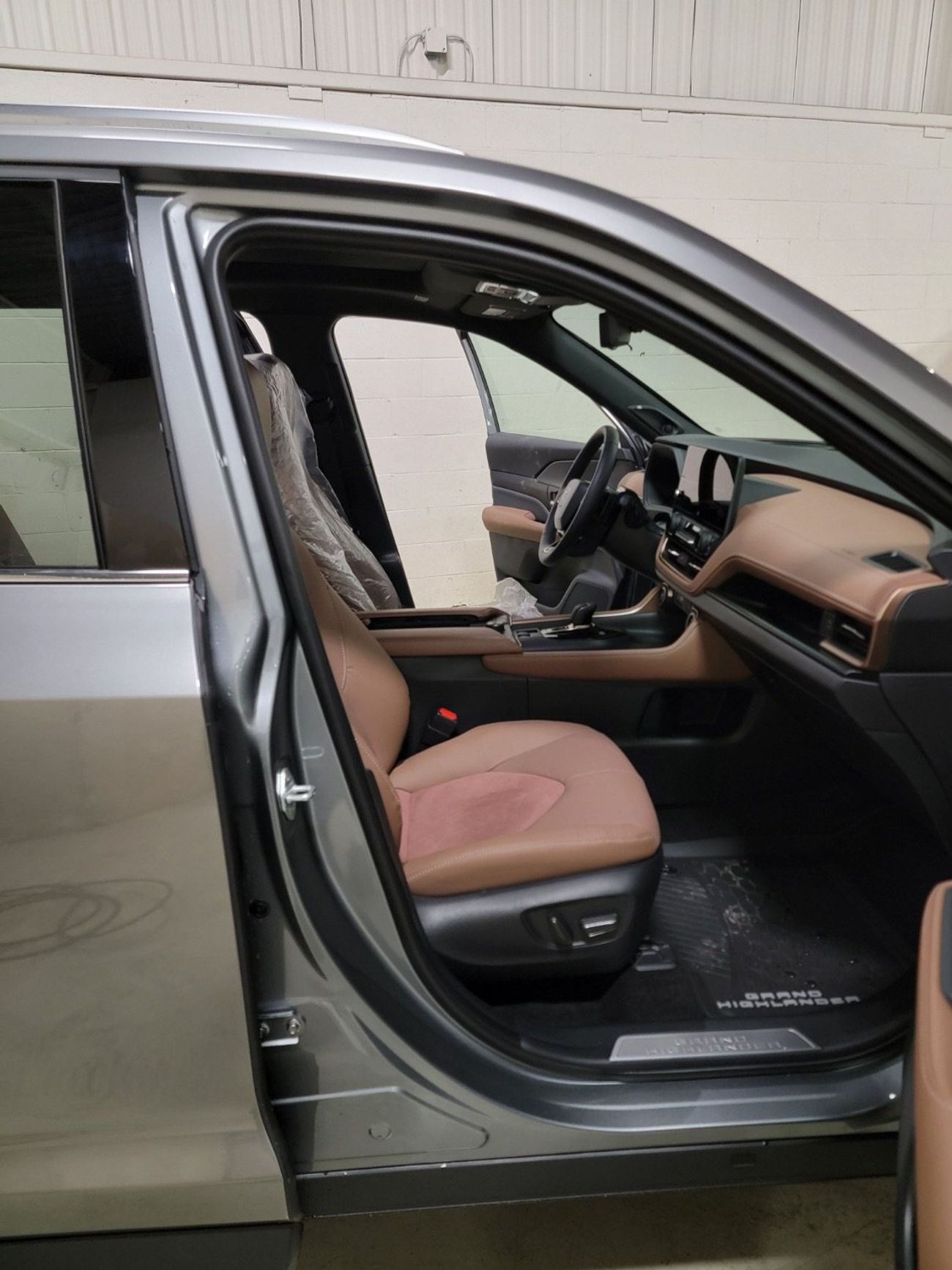 Toyota Grand Highlander PLATINUM HYBRID MAX