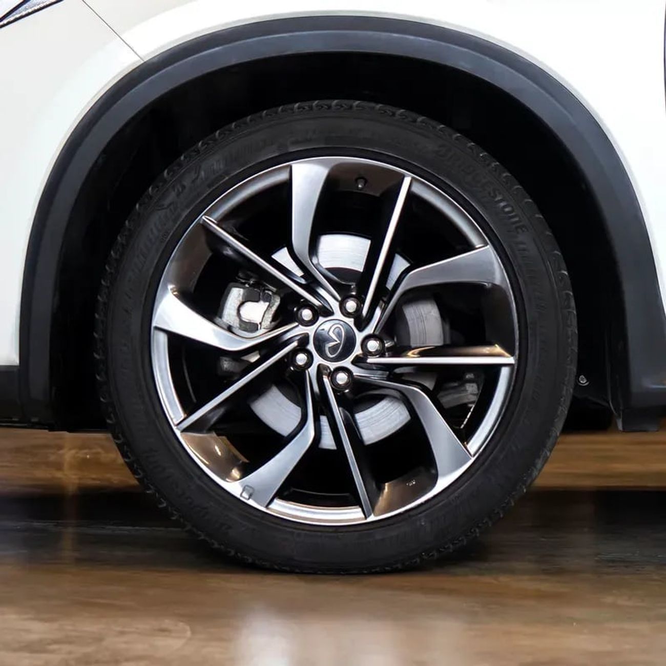 Infiniti QX50 Luxury 2.0L 4WD AED 1,819 pm • 0% Downpayment • QX50 Luxury • 1 Year Warranty