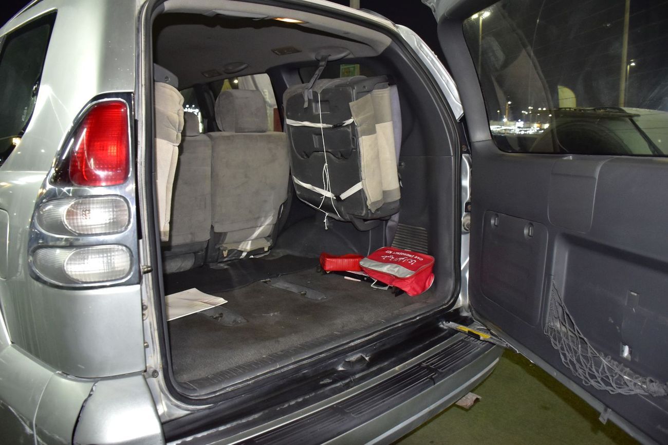 تويوتا برادو Toyota Prado VX ( 2005 Model ) in Silver Color GCC Specs