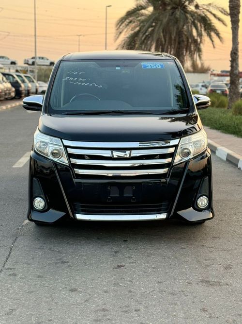 تويوتا نواه TOYOTA NOAH 2.0 L BLACK 2014 (RIGHT HAND)