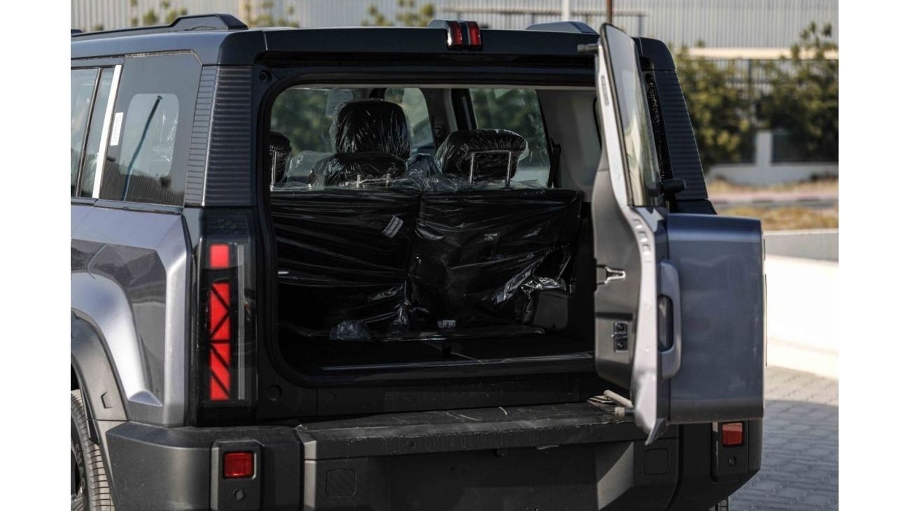 شيري iCar 03 2024 ICAR EQ3 V2 طويلة المدى - رمادي من الداخل أبيض | تصدير فقط