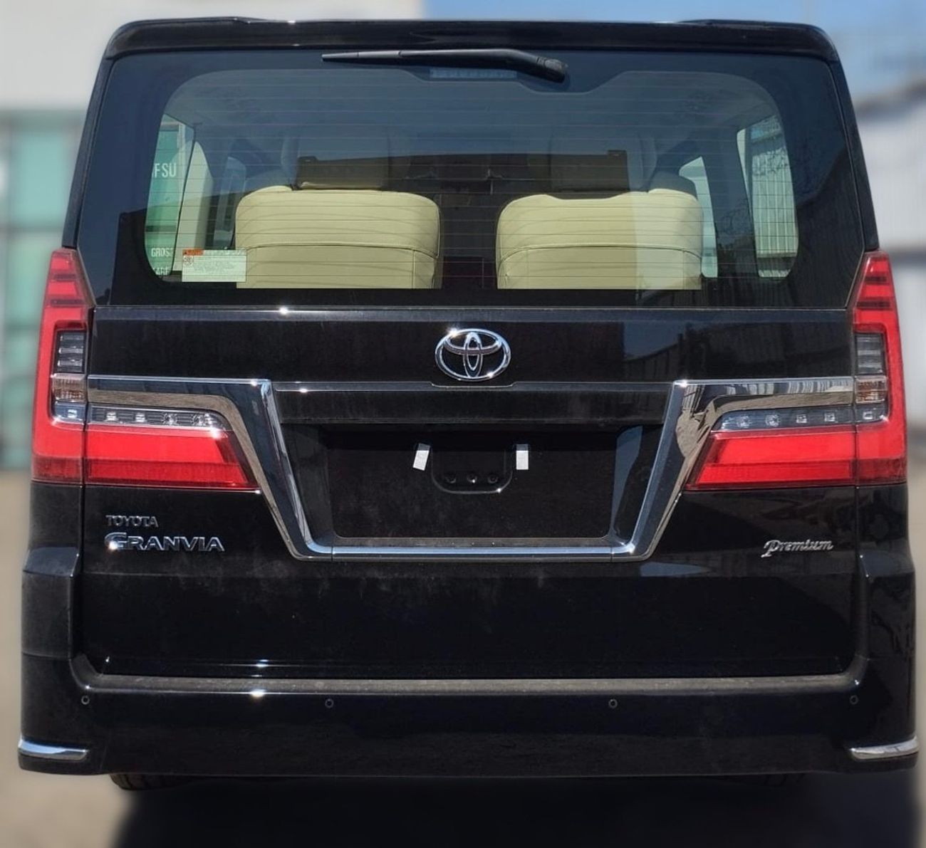 تويوتا جرافينا 2026 Toyota Granvia Premium 6-Seater 3.5L V6 Petrol with Radar