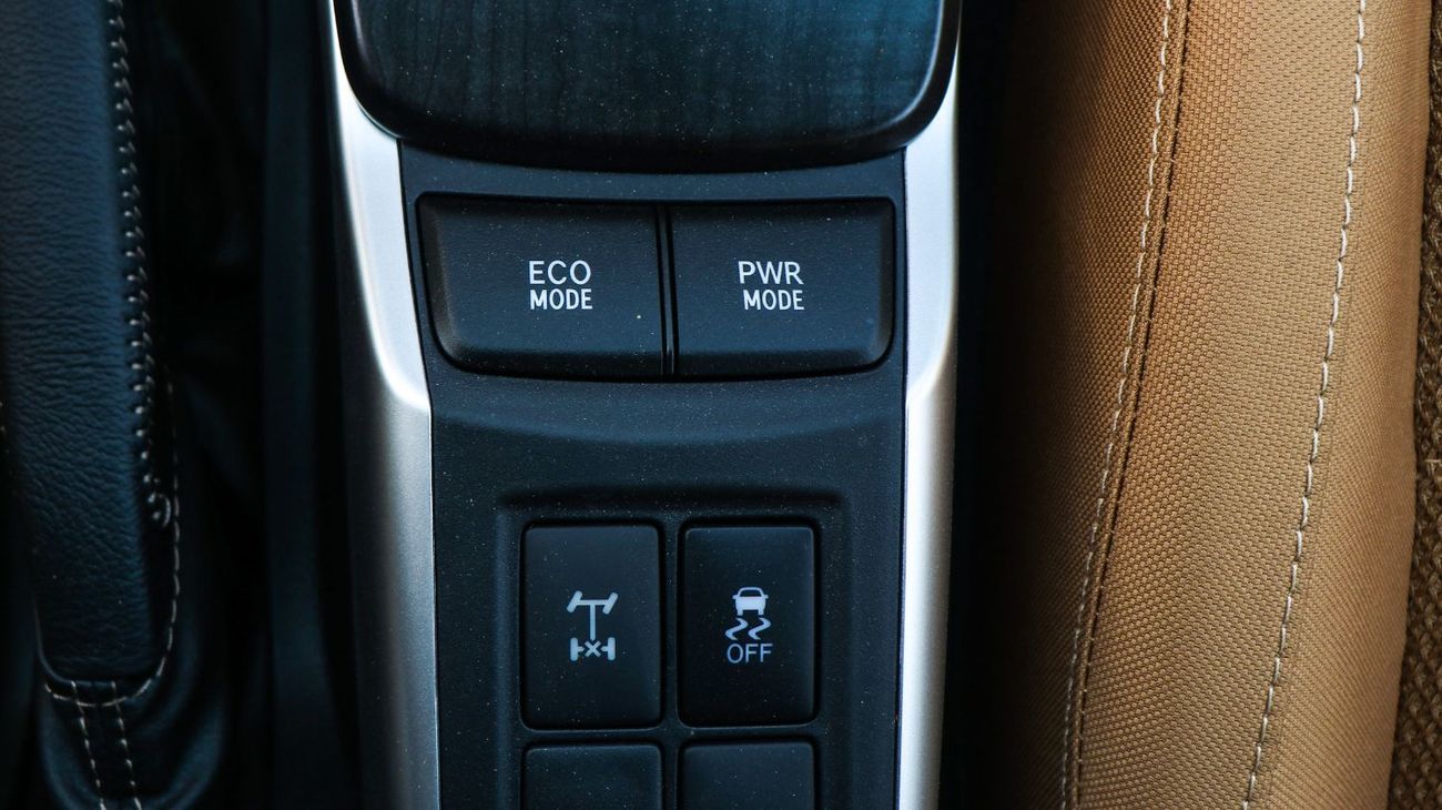 Toyota Fortuner ECT0025 - Toyota Fortuner 4.0L Petrol Auto 4wd V6 Silver