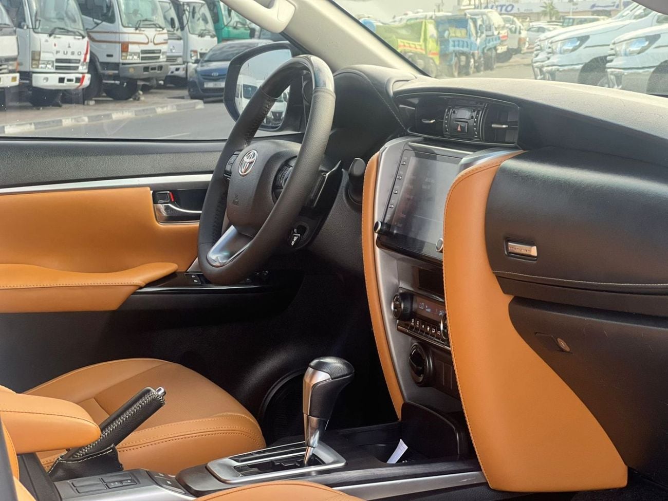 تويوتا فورتونر 2022 Toyota Fortuner GX.R Full Option - V6 4.0L GCC - Rear Camera & Sensor - Leather Seat - 2 Key