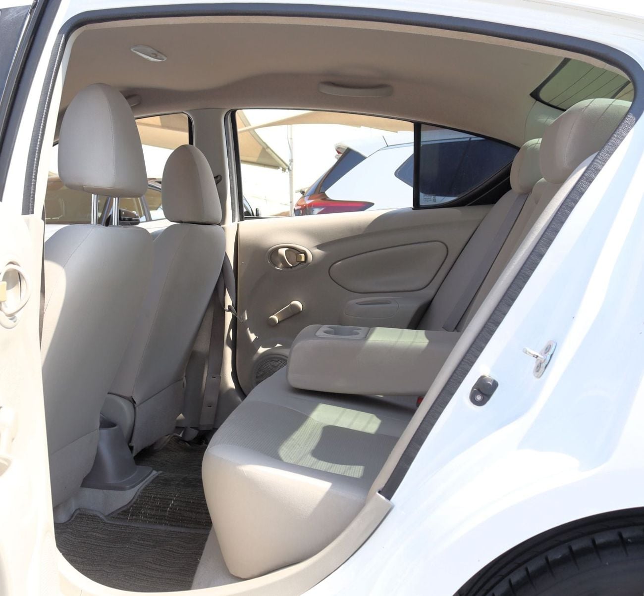 Nissan Sunny S ACCIDENTS FREE - GCC - SV - PERFECT CONDITION INSIDE OUT