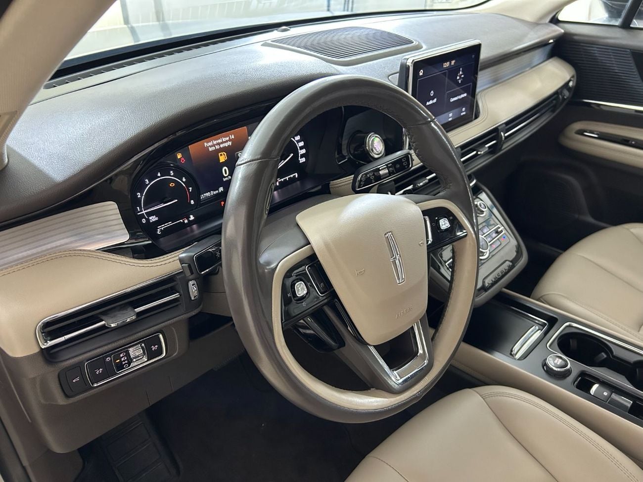 لينكولن كورساير COR121 / FREE Insurance + Registration / AL TAYER MOTORS/ AL QOUZ SHOWROOM