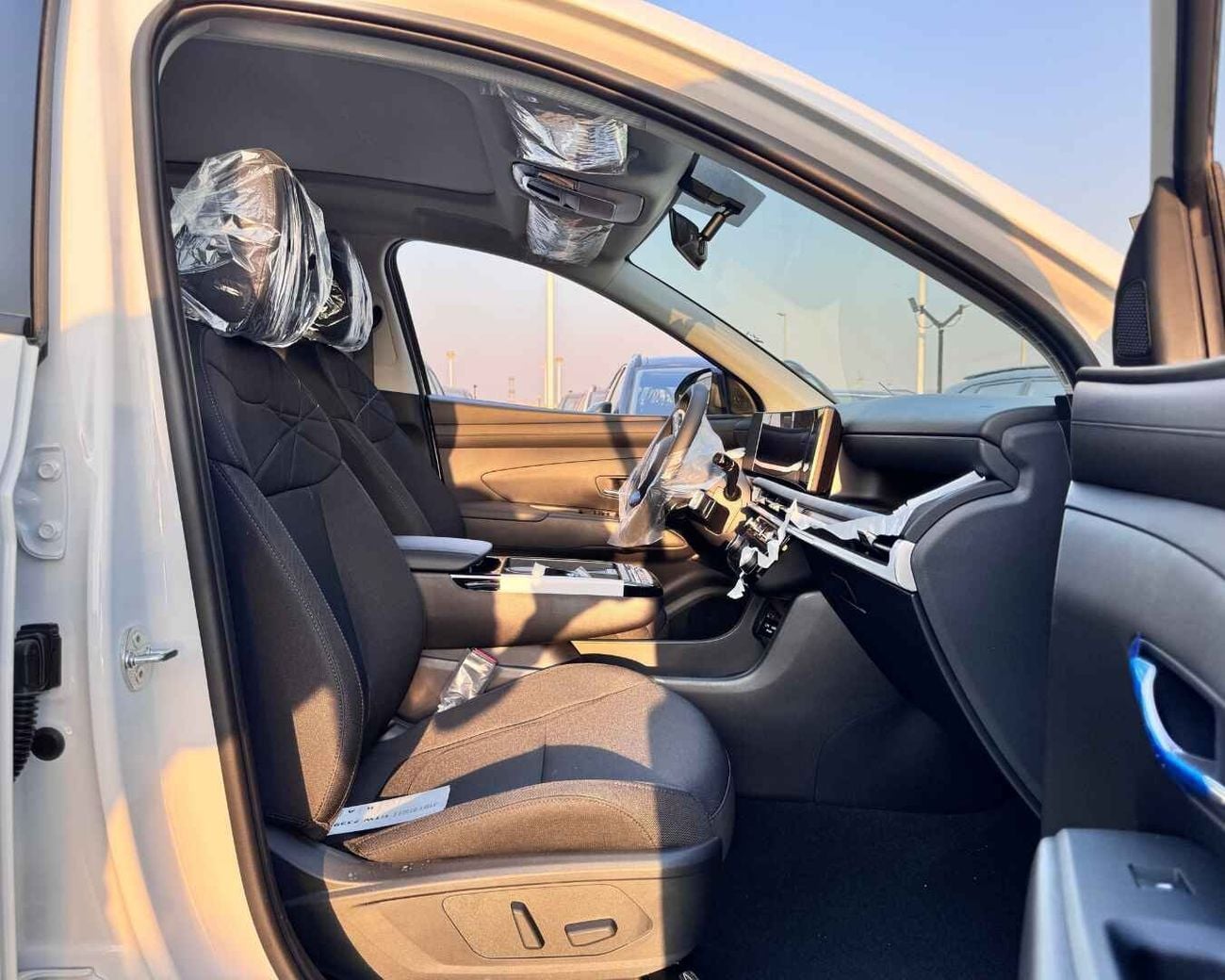 هيونداي توسون HYUNDAI TUCSON 1.6T - 2027 MODEL - GCC SPECS - WHITE COLOR