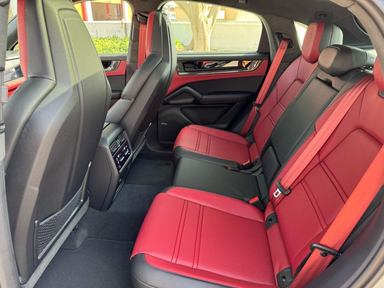 Porsche Cayenne GTS Coupe **2025**GCC SPEC UNDER WARRANTY