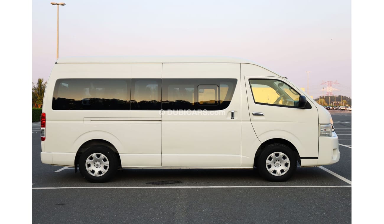 Toyota Hiace 2015 | COMMUTER DLX HIGHROOF | 15 SEATS - DIESEL - M/T | GCC SPECS | EXCELLENT CONDITION