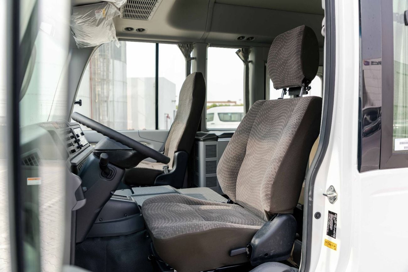 تويوتا كوستر 2.8L - 22 Seater - White Inside Grey | Export Only