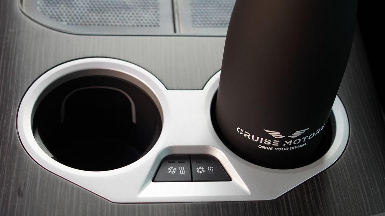 تويوتا لاند كروزر (LHD) TOYOTA LAND CRUISER 300 VX AWD VIP XTREME EDITION 3.3L DIESEL AT MY2025 – BLACK