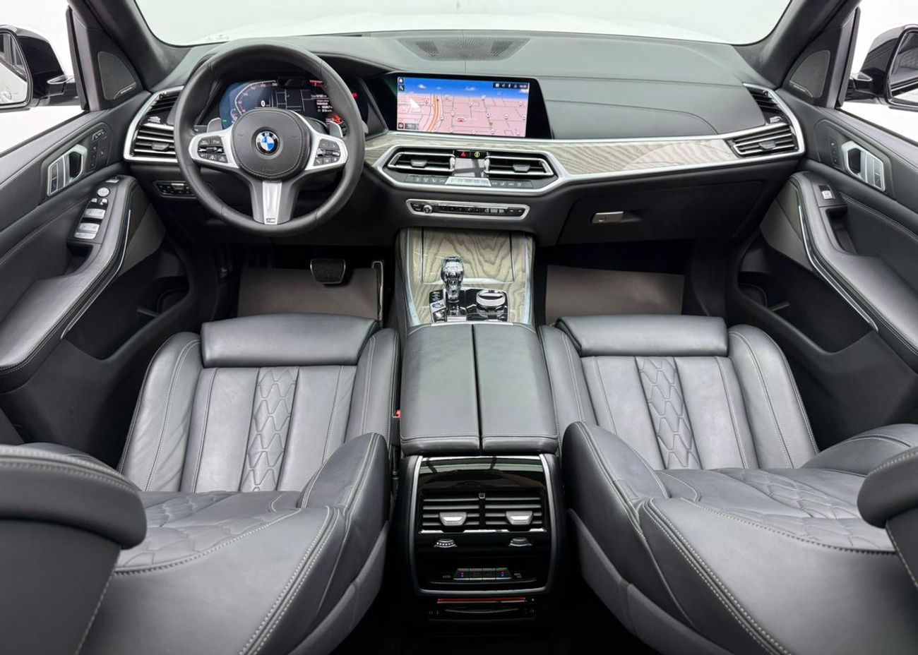 بي أم دبليو X7 2019 BMW X7 xDrive40i M-Sport, Warranty, Full BMW Service History, 7 Seater, Fully Loaded, GCC