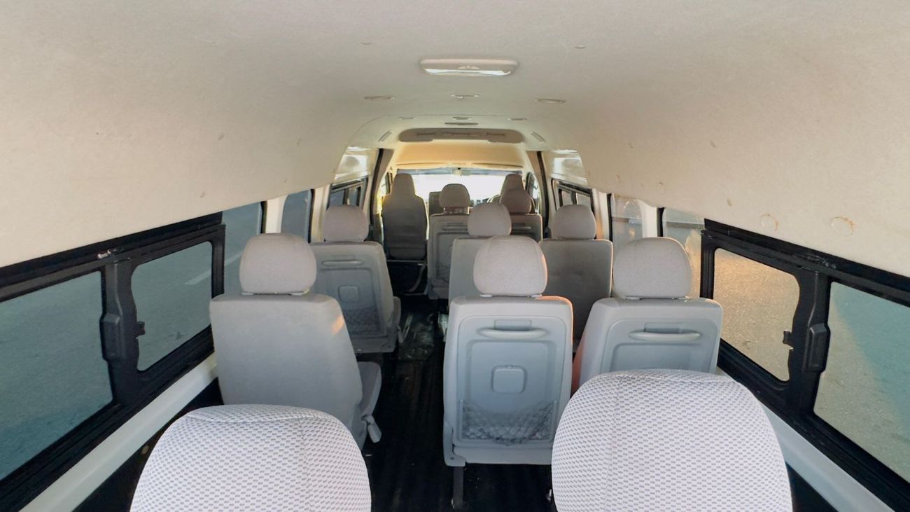 Toyota Hiace PREMIUM CONDITION | 2.5L DIESEL | MANUAL TRANSMISSION | 14 SEATERS