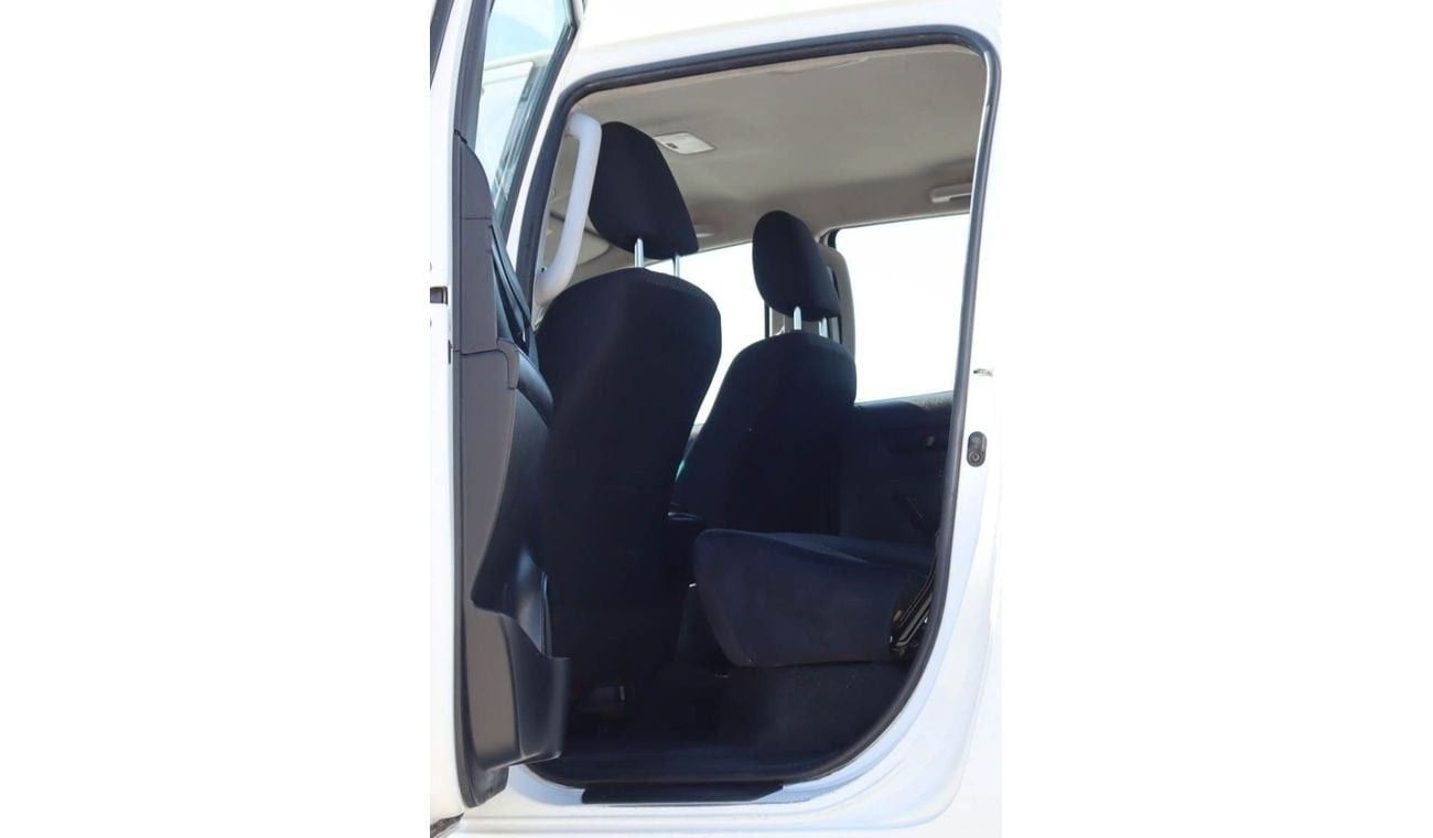 Toyota Hilux GL 2 2.7L AWD Toyota Hilux 2.7L Automatic 4X4 2020 GCC accident-free in excellent condition 1538 P.M